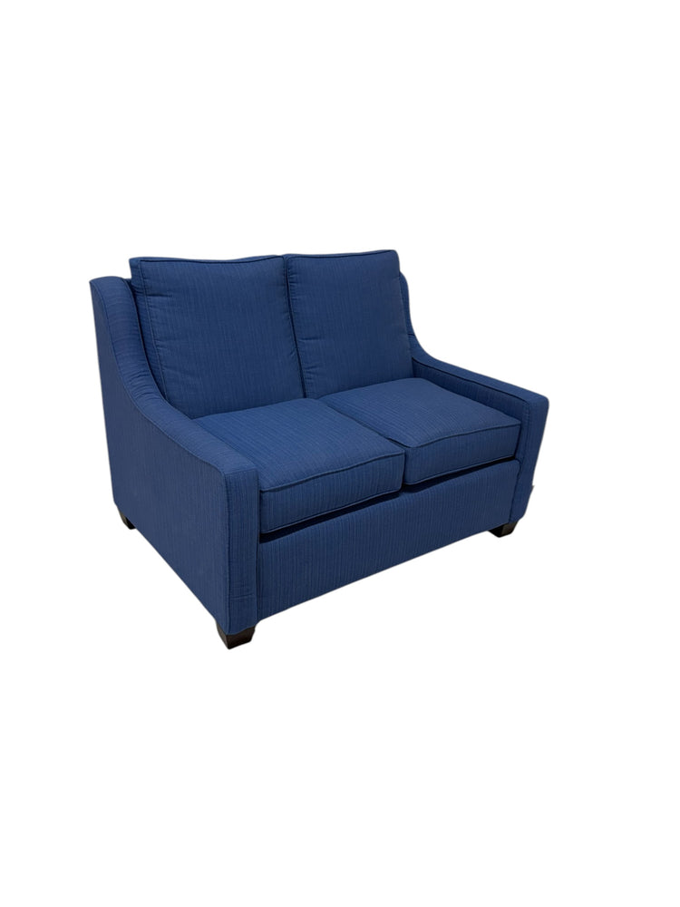 5660 Loveseat