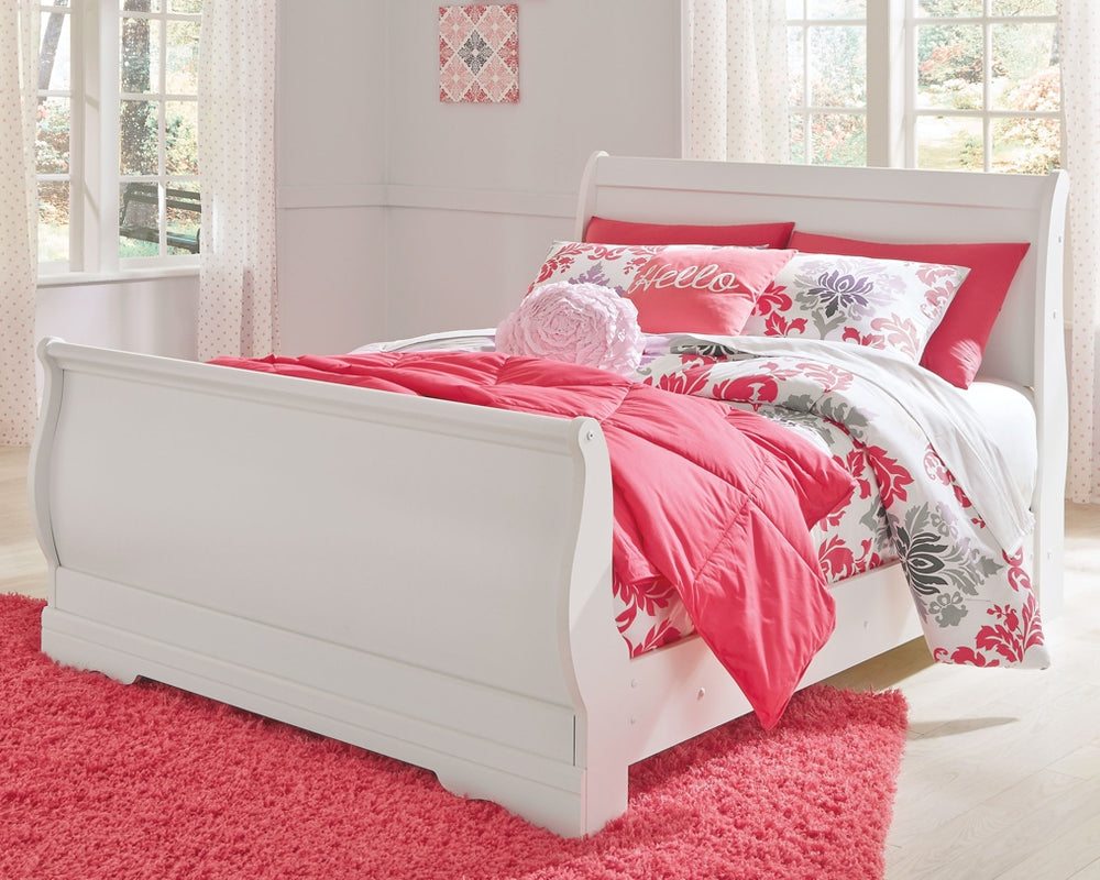 Anarasia  Sleigh Bed